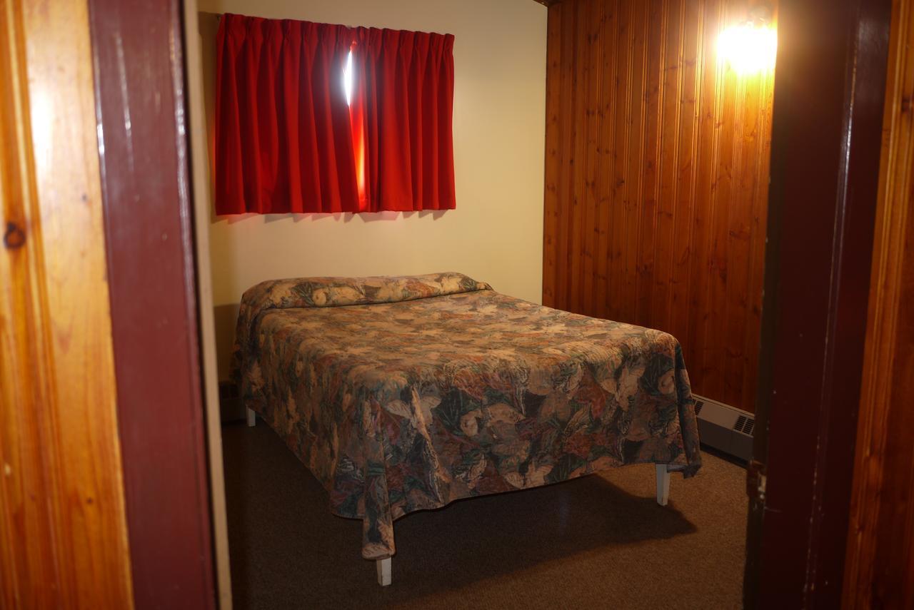 Pembina River Inn Entwistle Экстерьер фото