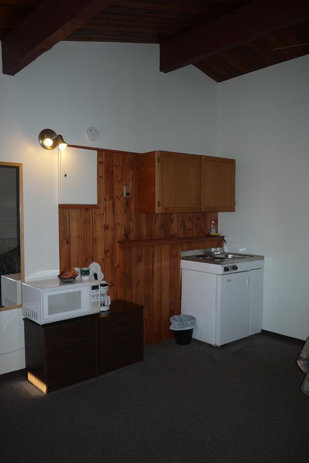 Pembina River Inn Entwistle Экстерьер фото